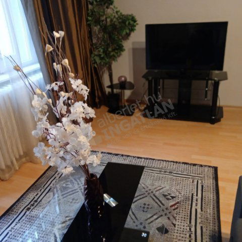 Kiadó téglalakás, albérlet, V. kerületben, Vadász utcában