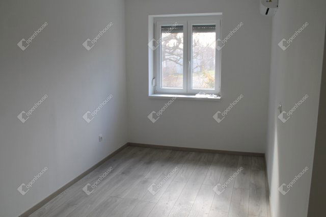 Eladó téglalakás, Sárváron 38 M Ft, 2 szobás