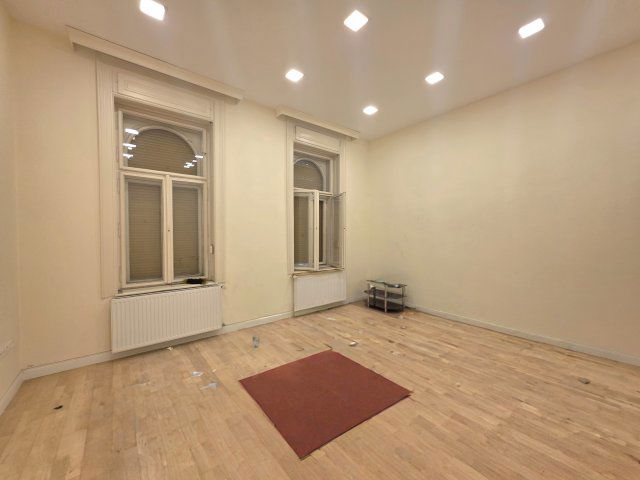 Eladó téglalakás, Budapesten, VII. kerületben, Hernád utcában