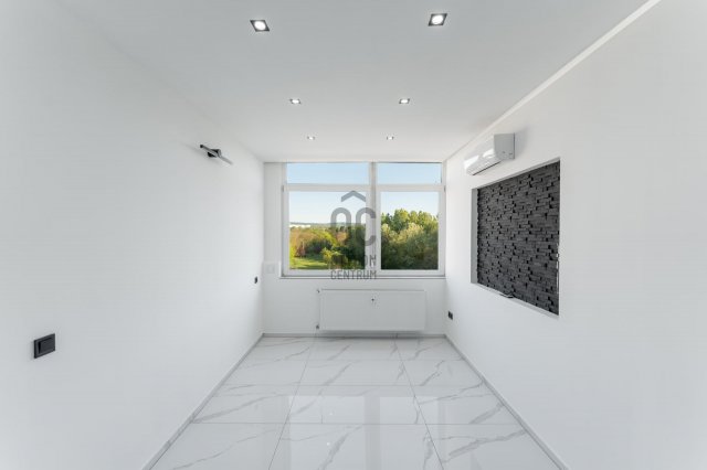 Eladó panellakás, Pétfürdőn 39.9 M Ft, 2 szobás