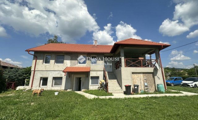 Eladó családi ház, Kesztölcön 129.9 M Ft, 7 szobás