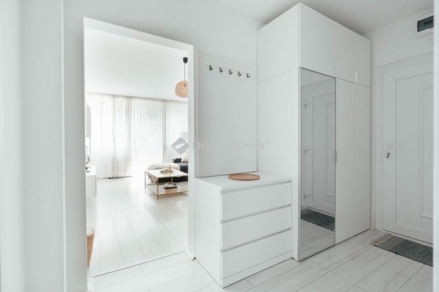 Eladó panellakás, Pécsett 59.99 M Ft, 3 szobás