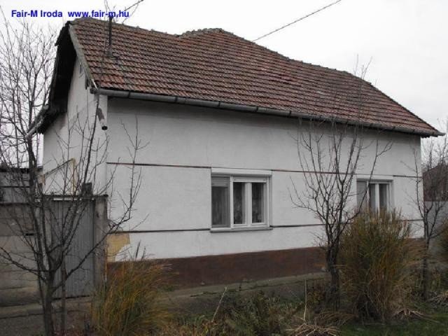 Eladó családi ház, Mindszenten 10.5 M Ft, 4 szobás