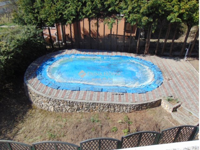 Eladó családi ház, Budaörsön 375 M Ft, 9 szobás