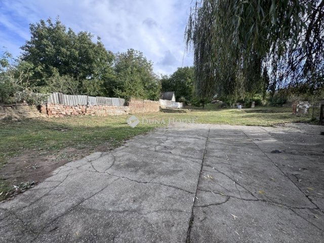 Eladó családi ház, Pécsett 84.99 M Ft, 4 szobás