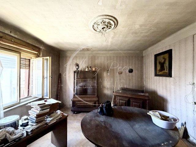 Eladó családi ház, Pécsett, Mihály utcában 39.9 M Ft, 2 szobás