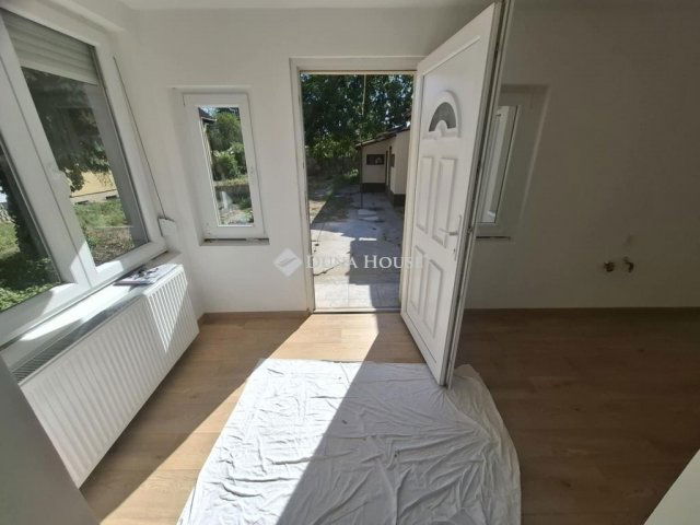 Eladó családi ház, Vecsésen 81.9 M Ft, 5 szobás
