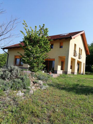 Kiadó családi ház, albérlet, Szadán 600 E Ft / hó, 5 szobás