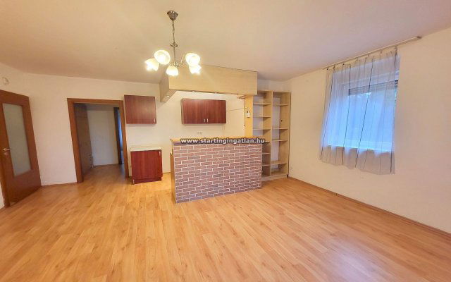 Eladó téglalakás, Budapesten, XVI. kerületben, Gesztenye utcában