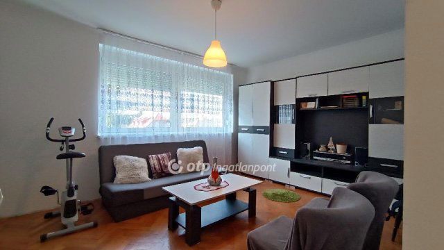 Eladó téglalakás, Tabon 39.9 M Ft, 3 szobás