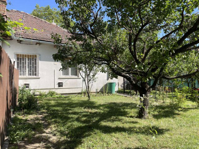 Eladó családi ház, Pilisvörösváron 49 M Ft, 2 szobás