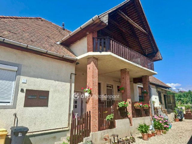 Eladó családi ház, Szerencsen 58.99 M Ft, 4+2 szobás