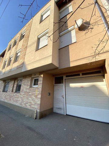 Eladó téglalakás, Szegeden 54 M Ft, 1+1 szobás