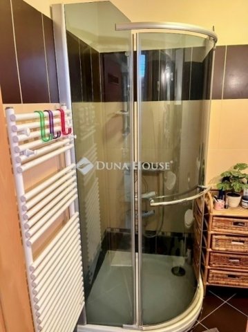 Eladó téglalakás, Pécsett 89 M Ft, 3 szobás