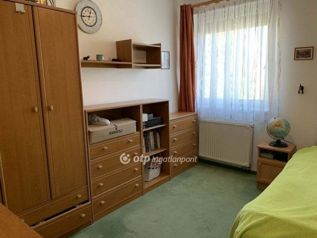 Eladó téglalakás, Szegeden 75 M Ft, 2 szobás