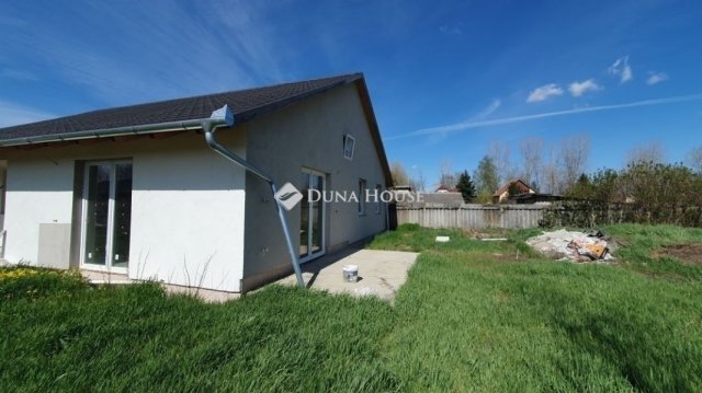 Eladó családi ház, Kókán 67 M Ft, 5 szobás