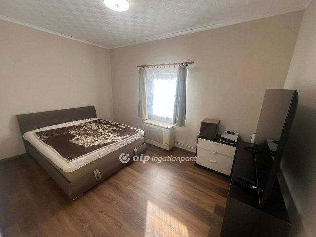 Eladó családi ház, Tápiószelén 14.9 M Ft, 2 szobás