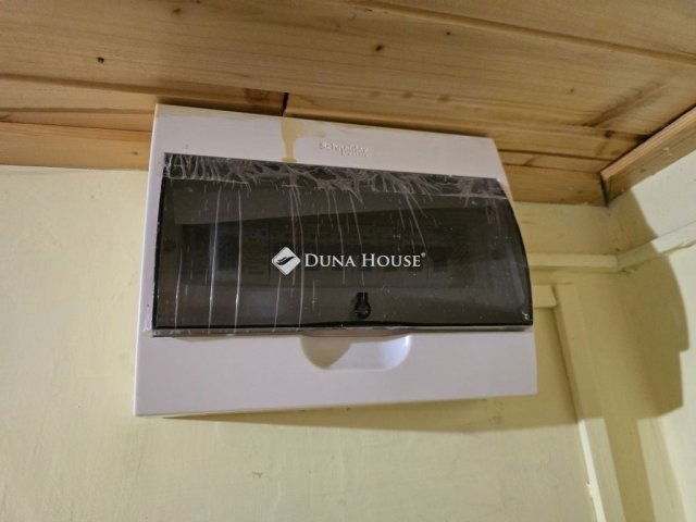 Eladó panellakás, Pécsett 47.9 M Ft, 2 szobás