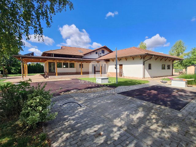 Eladó családi ház, Besnyőn 149 M Ft, 6 szobás