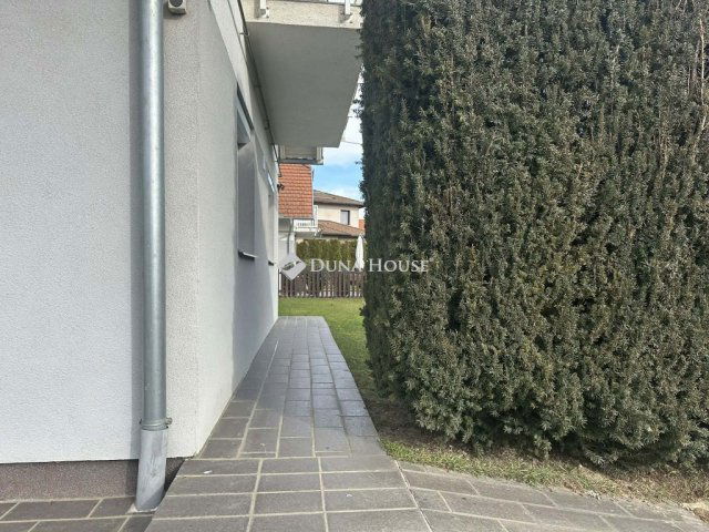 Eladó téglalakás, Zalaegerszegen 84.9 M Ft, 5 szobás