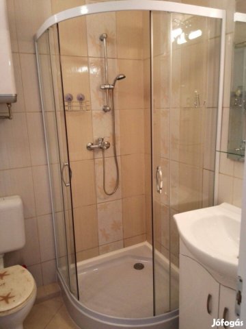 Kiadó téglalakás, albérlet, Szegeden, Római körúton