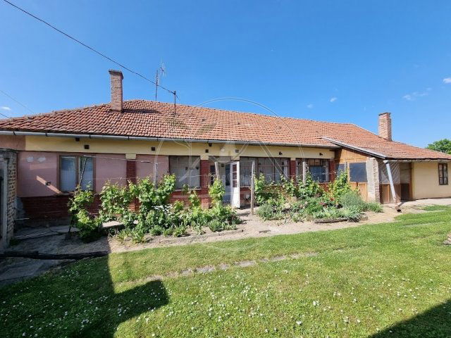 Eladó családi ház, Gyulán 26.99 M Ft, 3 szobás