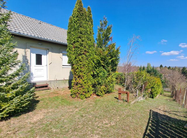 Eladó családi ház, Fehérvárcsurgón 29.9 M Ft, 2 szobás