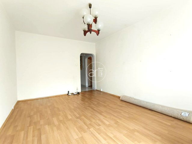 Eladó panellakás, Szegeden 48.9 M Ft, 1+2 szobás