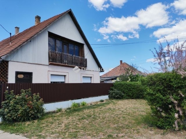 Eladó családi ház, Galgahévízen 39.5 M Ft, 3 szobás