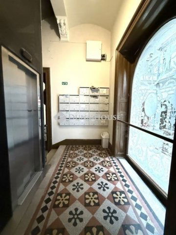 Eladó téglalakás, Budapesten, VI. kerületben 69 M Ft, 1 szobás