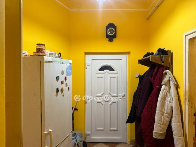 Eladó családi ház, Mezőtúron 11.5 M Ft, 2 szobás