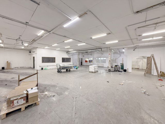 Eladó ipari ingatlan, Budapesten, XXI. kerületben 0.938 M Ft