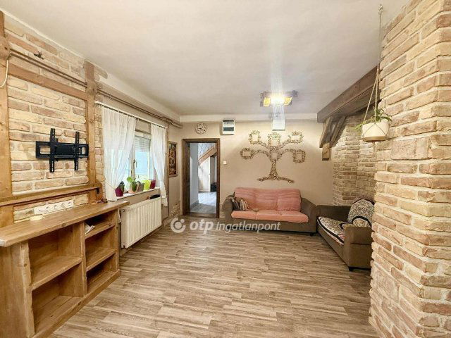 Eladó családi ház, Isaszegen 99.9 M Ft, 6+1 szobás