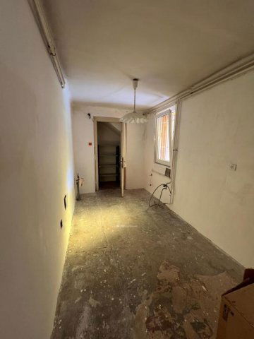 Eladó családi ház, Budapesten, III. kerületben 139.9 M Ft