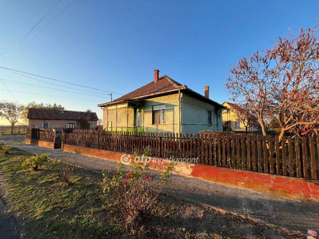 Eladó családi ház, Bihartordán 26.9 M Ft, 5 szobás