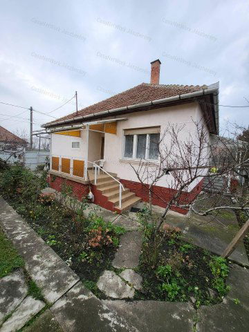 Eladó családi ház, Jászberényben 37.9 M Ft, 3 szobás