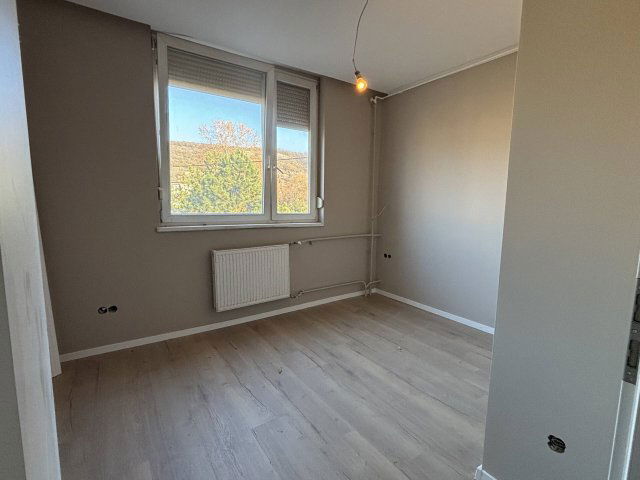 Eladó téglalakás, Tatabányán 41.5 M Ft, 1+1 szobás