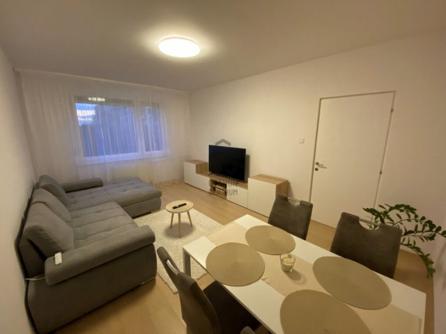 Eladó panellakás, Budapesten, XV. kerületben 63 M Ft, 2 szobás