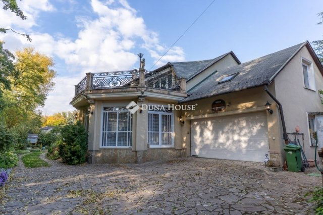 Eladó családi ház, Szentendrén 449 M Ft, 8+1 szobás