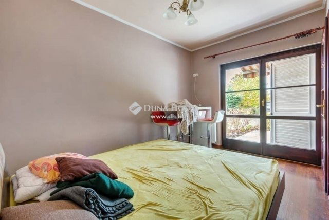 Eladó családi ház, Dabason 249 M Ft, 8 szobás