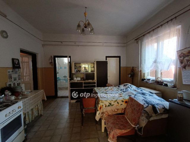 Eladó családi ház, Mándokon 11 M Ft, 2 szobás