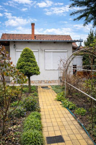 Eladó családi ház, Szolnokon 31.9 M Ft, 1+1 szobás