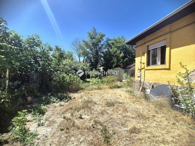 Eladó családi ház, Budapesten, III. kerületben 96 M Ft, 2 szobás