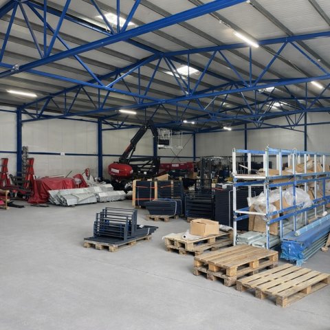 Kiadó ipari ingatlan, Alsónémediben 1698 E Ft / hó