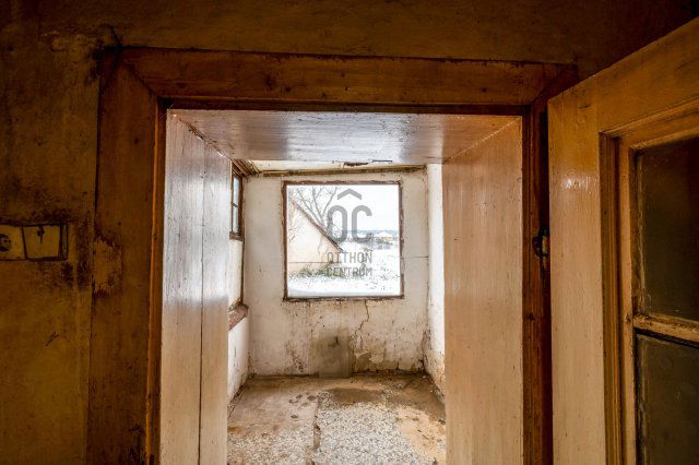 Eladó családi ház, Isztiméren 9.9 M Ft, 2 szobás