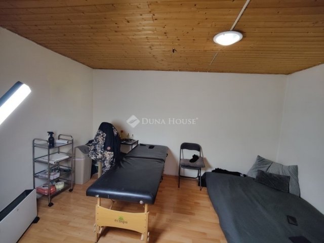 Eladó családi ház, Budapesten, XVIII. kerületben 160 M Ft