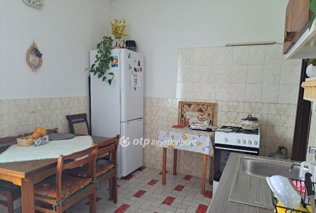 Eladó családi ház, Bicskén 99 M Ft, 3 szobás