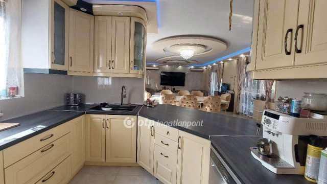 Eladó családi ház, Gödöllőn 117.9 M Ft, 3 szobás