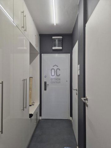 Eladó panellakás, Pécsett 69.99 M Ft, 4 szobás