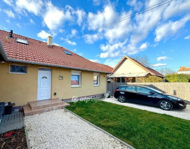 Eladó ikerház, Halásztelken 127.5 M Ft, 4+2 szobás